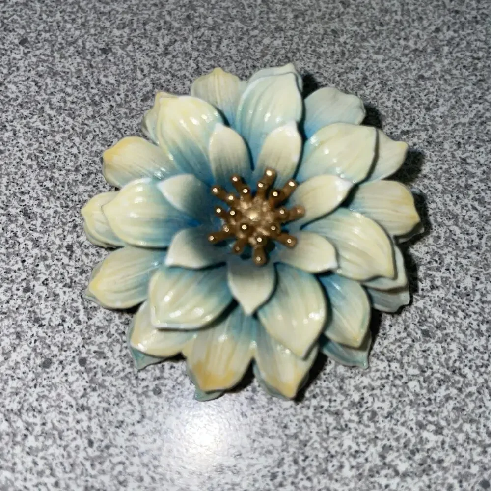 Vtg Crown Trifari Large Blue Flower Brooch With Goldtone Center